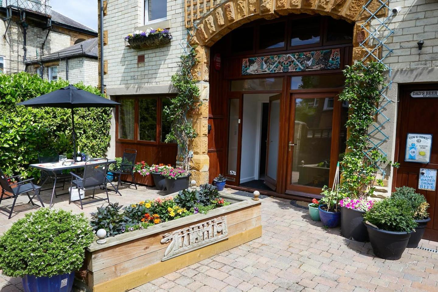 The Coach House Dog Friendly Apartment Scarborough